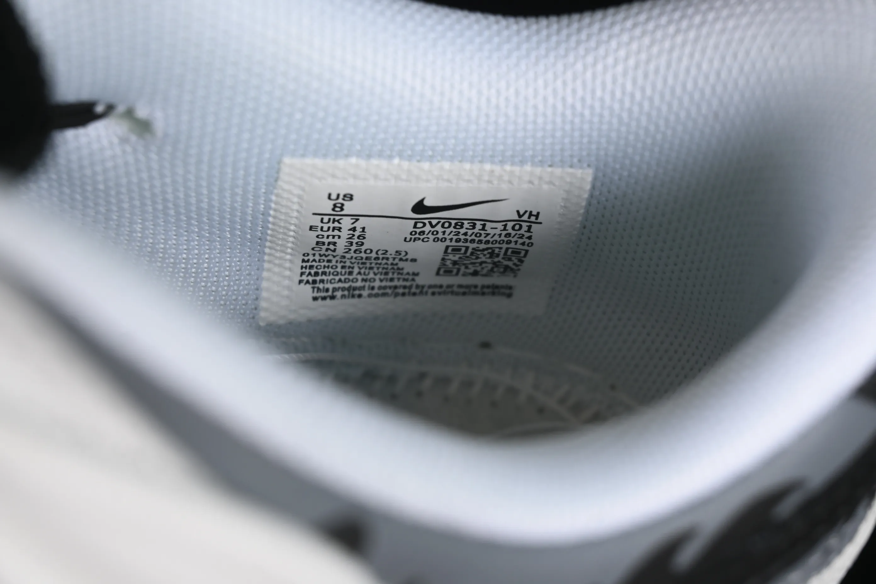 All categories Nk SB Dunk series Nk SB Dunk Low low-top sneakers Nk Dunk Low Year of the Dragon limited edition CNY Qiansi Ancient Rhyme Gift Box Silver White SB strap low-top casual sneakers DV0831-101